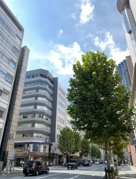 新宿御苑東栄ビルの外観