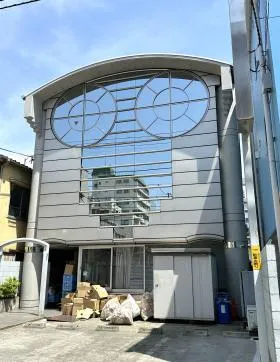 トレイサリーオオサワビルの外観