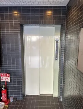 岡家寿Ⅱビルの外観