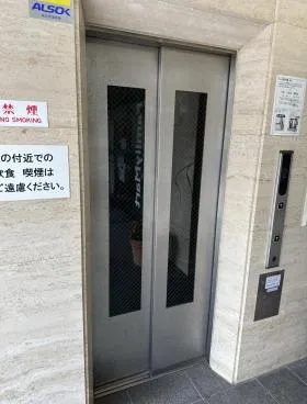 アルク高田馬場ビルの外観
