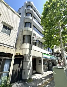 臼井ビルの外観