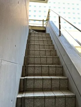 タキザワビルの外観