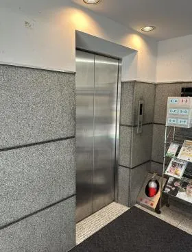 ING’SOCビルの外観