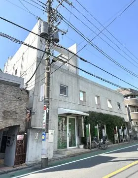 colesso JIYUGAOKAビルの外観