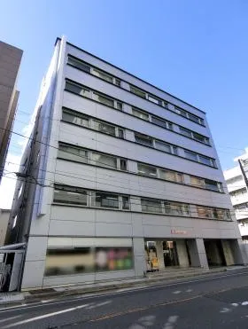東和ビルの外観