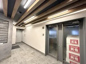 U biz 神田千桜 ビルの外観