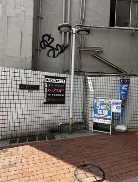 鳥井ビルの外観