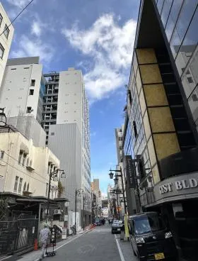 ふじ芳ビルの外観