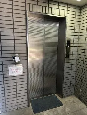 豊島ビルの外観