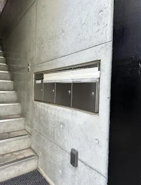 JM227ビルの外観