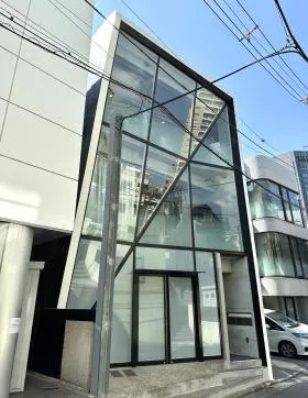 JM227ビルの外観