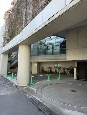 表参道ヒルズビルの外観
