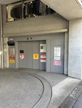 表参道ヒルズビルの外観