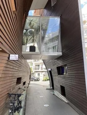 リアルゲイトビルの外観