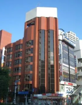 府中駅前ビルの外観