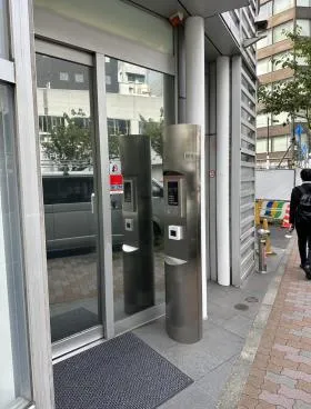 SPAZIO BRERA GINZAビルの外観