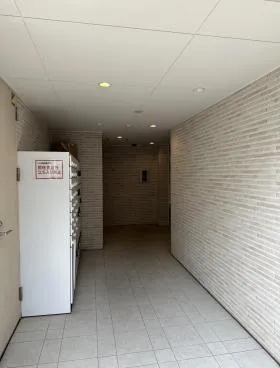 ウェルスクエアイズム千駄ヶ谷ビルの外観
