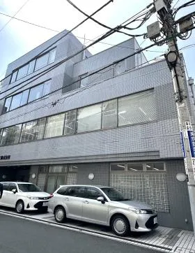 新宿ノモスビルの外観