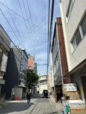 新宿ノモスビルの外観