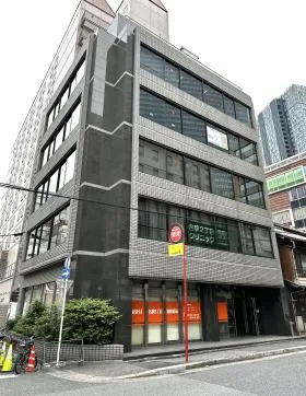 東山の外観