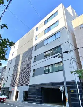 名駅フォレストの外観