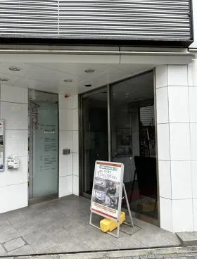 アストラーレ名駅の外観