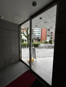 アストラーレ名駅の外観