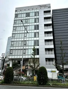 アストラーレ名駅の外観