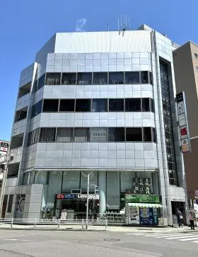 名駅シバタの外観
