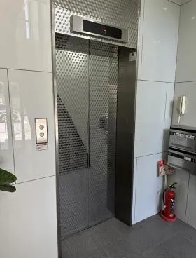 名駅シバタの外観