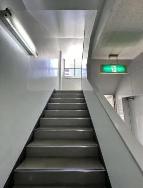 名駅シバタの外観
