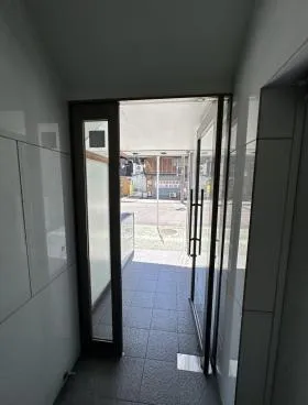 名駅シバタの外観