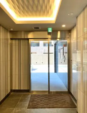 エスカ名駅東の外観