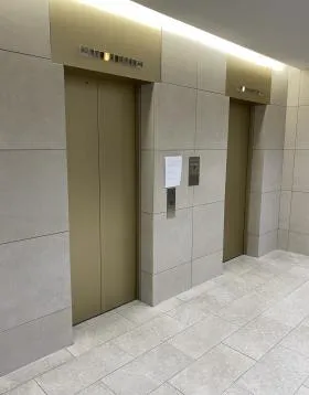 名駅東の外観