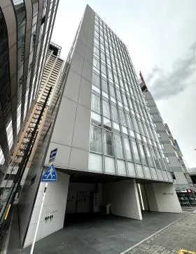 名駅イーストの外観