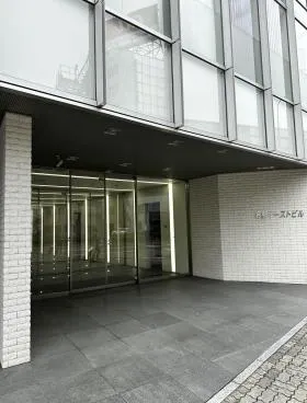 名駅イーストの外観