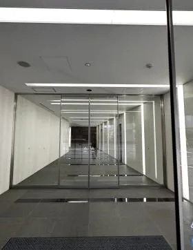 名駅イーストの外観