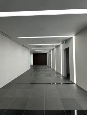 名駅イーストの外観