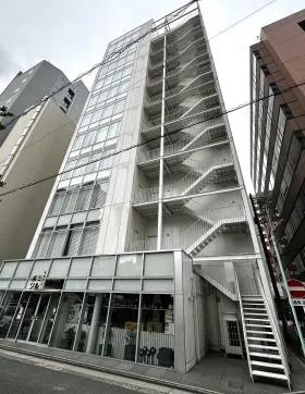 名駅イーストの外観