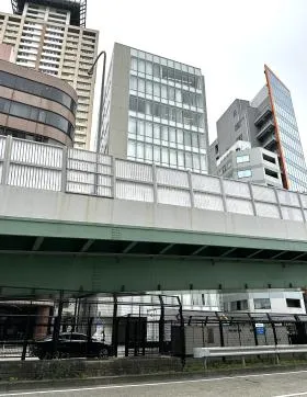 名駅イーストの外観