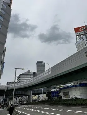 名駅イーストの外観