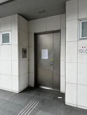 名駅イーストの外観
