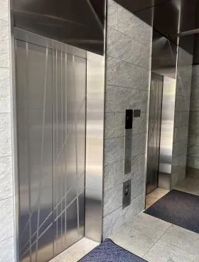 コア名駅の外観