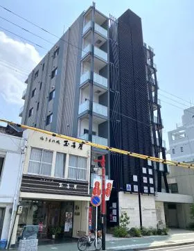 ジュモール名駅の外観