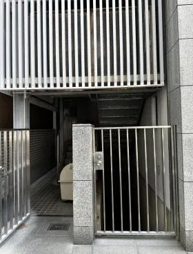 白川ビル東館の外観