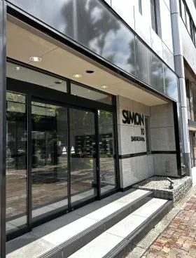 シモン１０栄の外観
