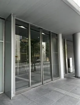 グラスシティ栄の外観