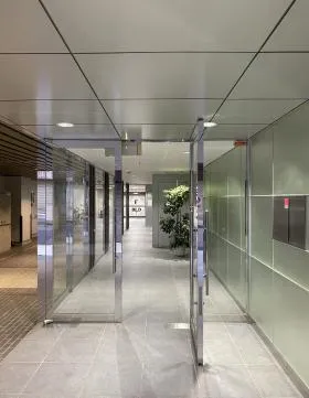伏見スクエアの外観