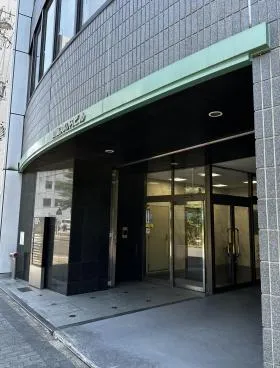 山富丸の内の外観