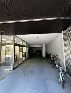 山富丸の内の外観